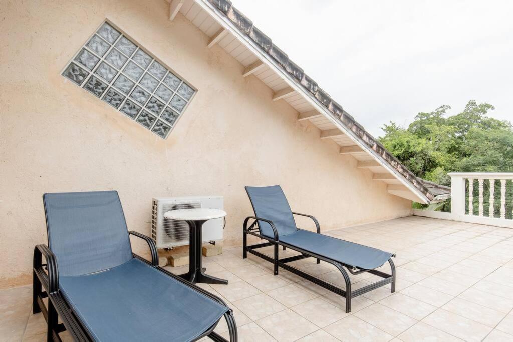 Idilio Escape Apartment Ocho Rios Bagian luar foto