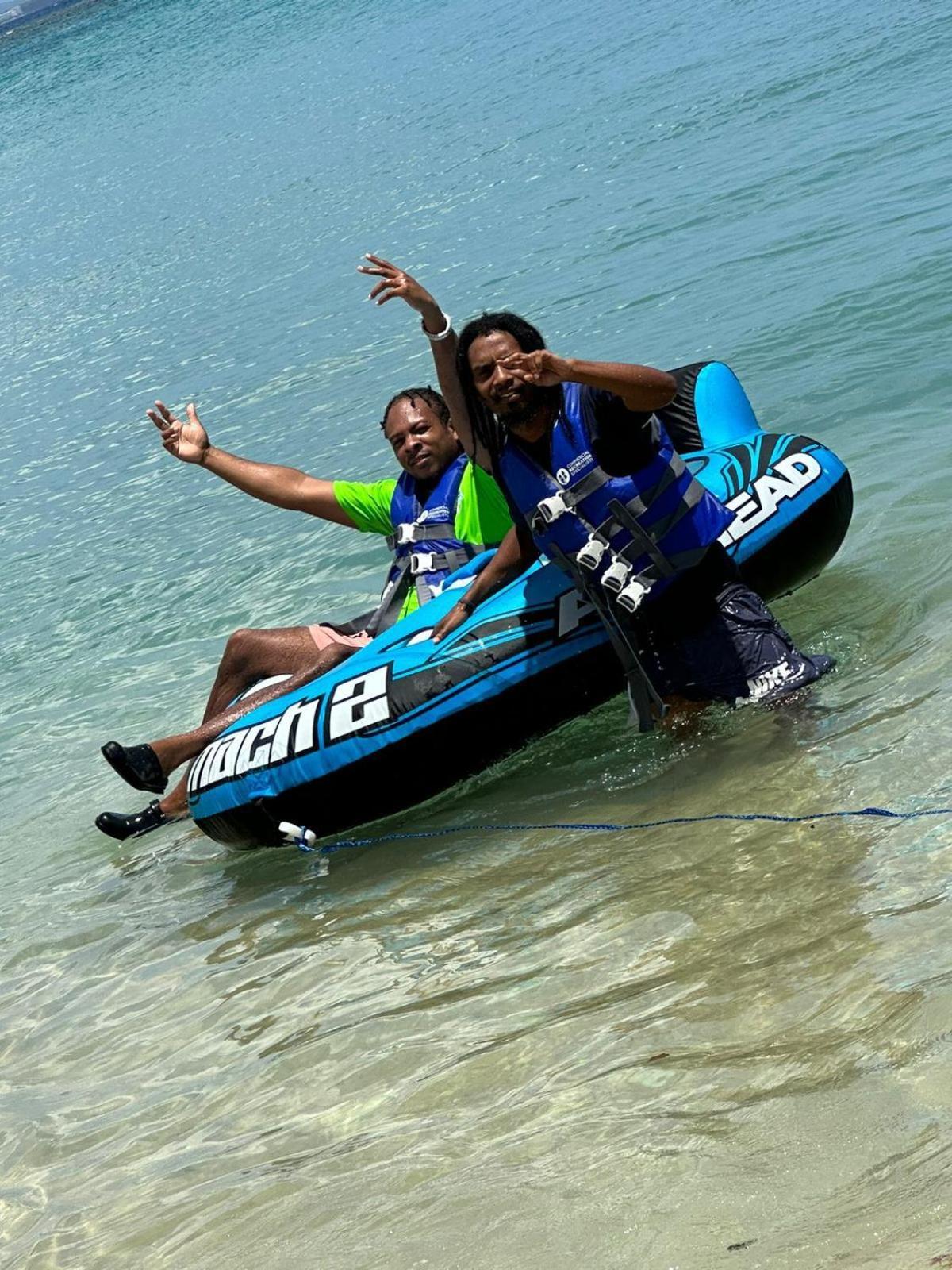 Idilio Escape Apartment Ocho Rios Bagian luar foto