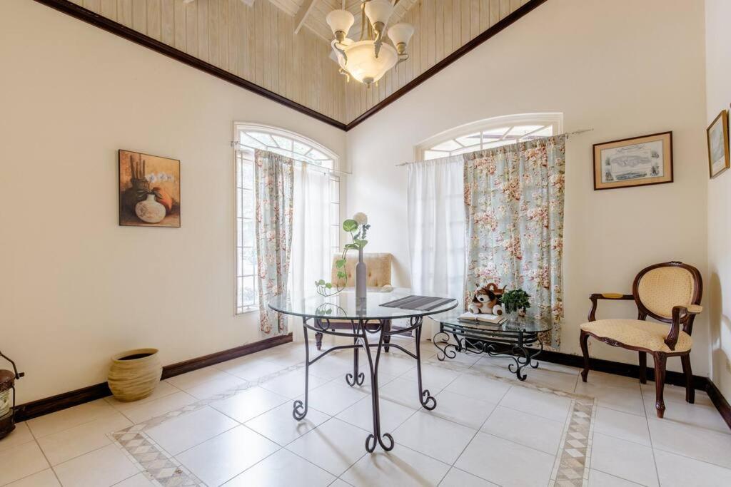 Idilio Escape Apartment Ocho Rios Bagian luar foto
