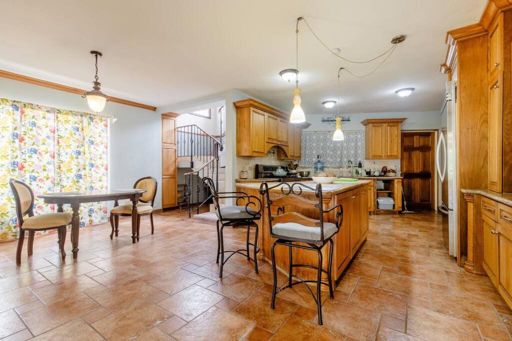 Idilio Escape Apartment Ocho Rios Bagian luar foto
